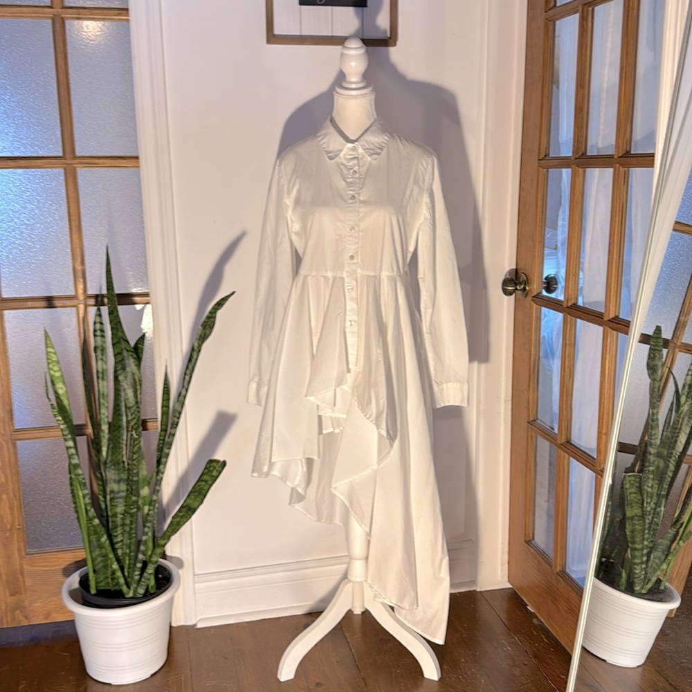 🤍😍 gorgeous white asymmetrical long blouse size M!😍🤍